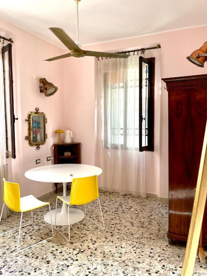 Venetian Pink Apartment In Dorsoduro المظهر الخارجي الصورة