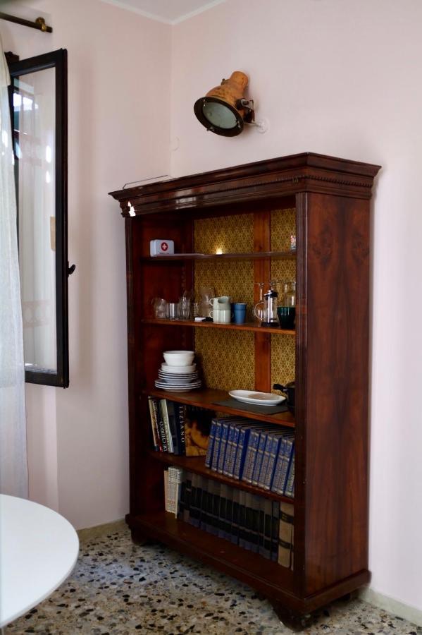 Venetian Pink Apartment In Dorsoduro المظهر الخارجي الصورة