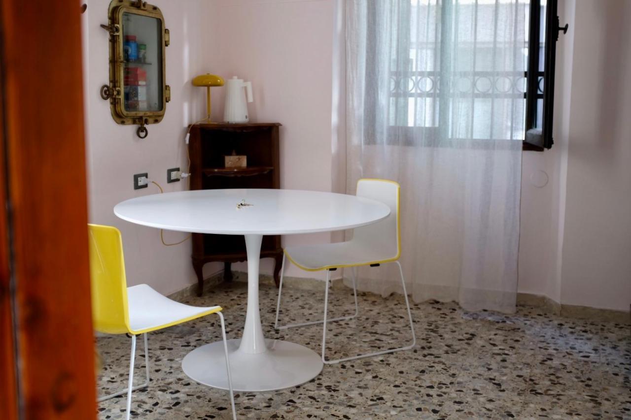 Venetian Pink Apartment In Dorsoduro المظهر الخارجي الصورة